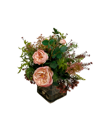 Arreglo Floral 3/4 con Rosas y Follajes Artificiales en Base Cuadrada de Vidrio con Agua Acrílica