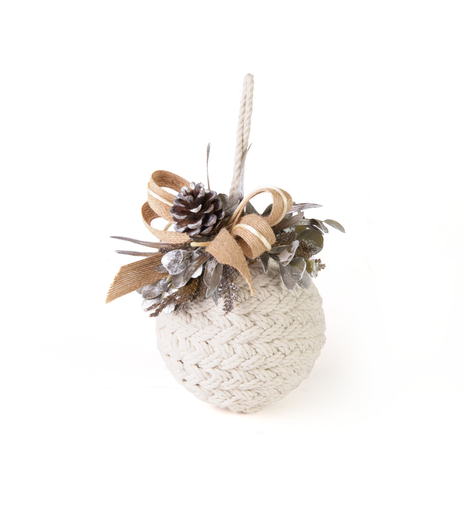 Estuche con 2 Piezas de  Esferas Chicas de Algodón Trenzado Frosty Forest