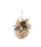 Estuche con 2 Piezas de Esferas Chicas de Yute con Cuentas de Madera Frosty Forest