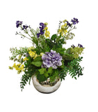 Centro de Mesa con Hydrangeas y Larkpur Artificiales en Base de Vidrio Tipo Espejo.