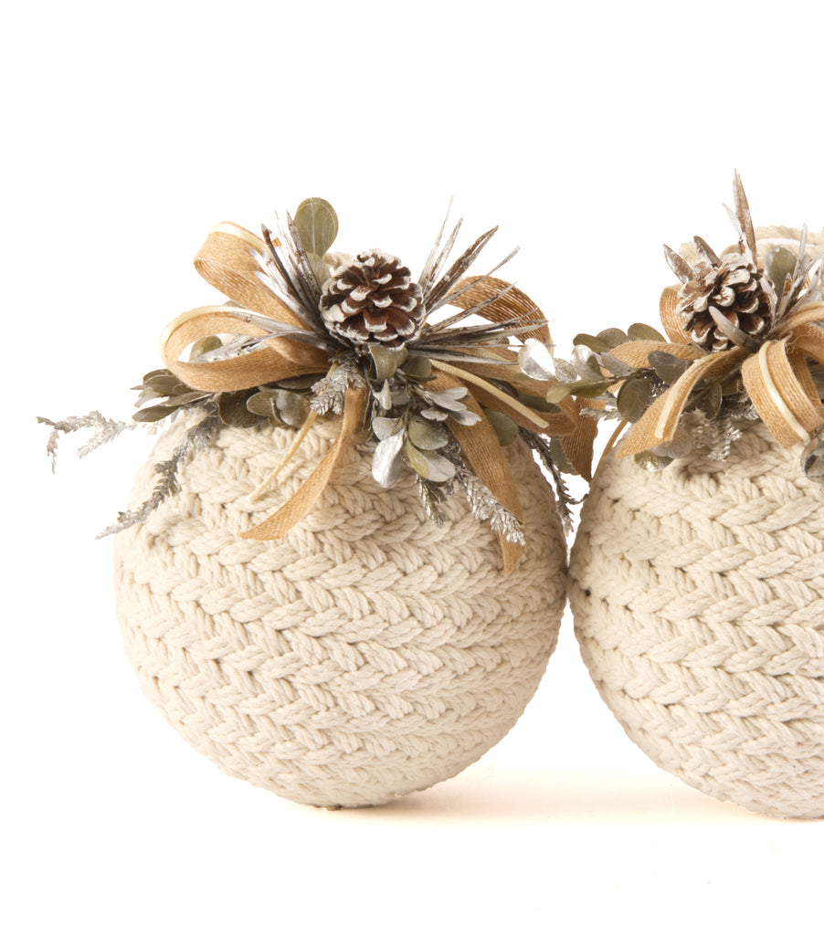 Estuche con 2 Piezas de Esferas Grandes de Algodón Trenzado Frosty Forest
