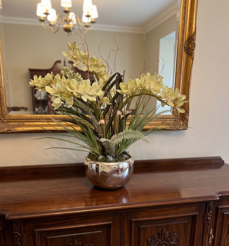 Orquideario con Cymbidium con Follajes en base tipo Espejo
