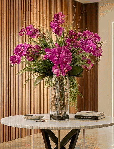 Orquideario con Phalaenopsis Fuscia Moteada en Cilindro con Agua Acrílica