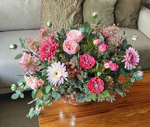 Centro de Mesa Artificial con Rosas y Dahlias en Bowl Cristal Tipo Espejo