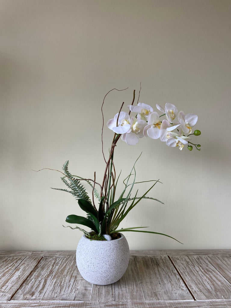 Orquideario con Phalaenopsis Articial en Base Tipo Cantera