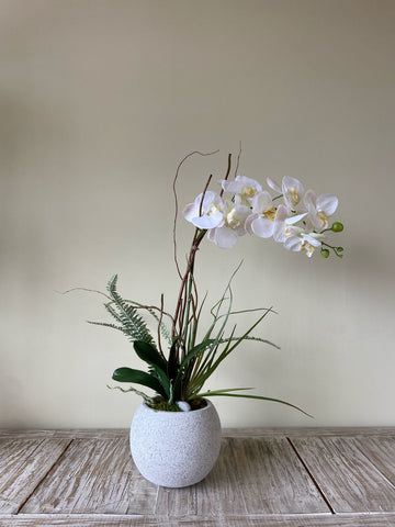 Orquideario con Phalaenopsis Articial en Base Tipo Cantera