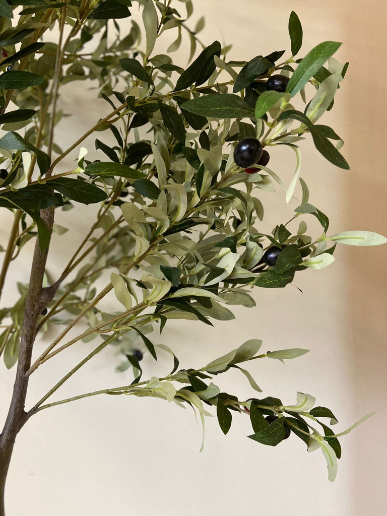 Árbol de Olivo de 2.10 mts Artificial en Base de Cerámica Mediterranea