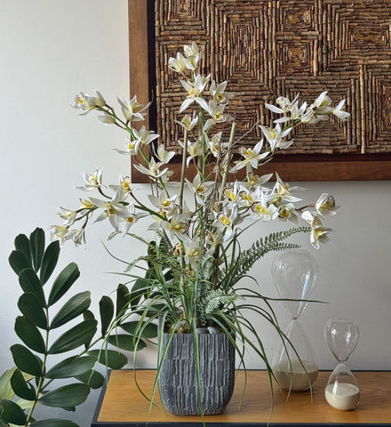 Orquideario con Cymbidium Artificial en Base Cantera