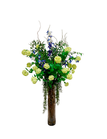 Arreglo Floral 3/4 con Delphiniums y Snowball Artificiales en Cilindro de Vidrio con Agua Acrílica