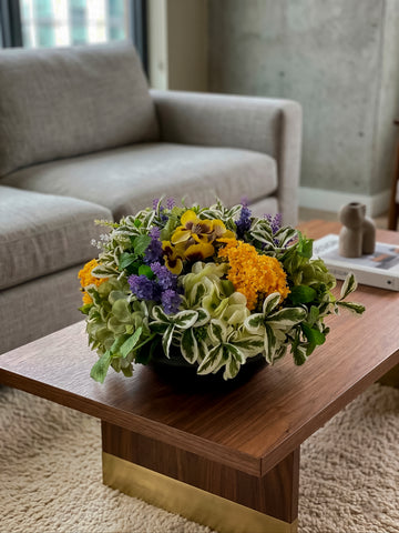 Centro de Mesa con Hidrangeas, Kalanchoe y Follajes Artificiales