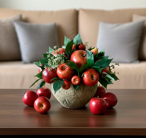 Centro de Mesa Mediano con Manzanas y Peras Hechas a Mano Pintadas al Óleo en Base Tipo Cantera
