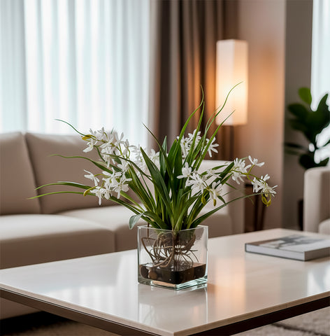 Orquideario con Mini Catleya Blanca y Follajes Artificiales en Base de Vidrio Cuadrada - Martha Sophia