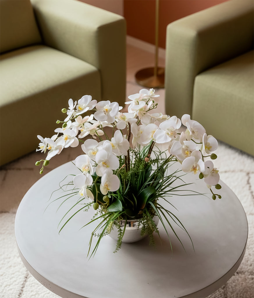 Orquideario con Phalaenopsis y Follajes Artificiales en Base Tipo Espejo - Martha Sophia