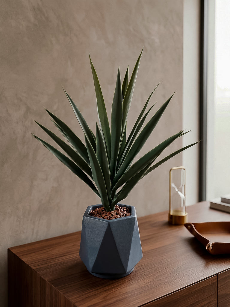 Planta Yucca Artificial en Base de Cerámica