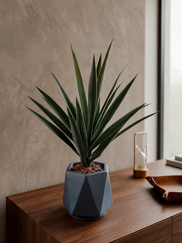 Planta Yucca Artificial en Base de Cerámica
