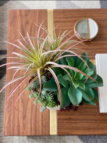 Arreglo con Variedad de Suculentas Artificiales en Base Tipo Cantera