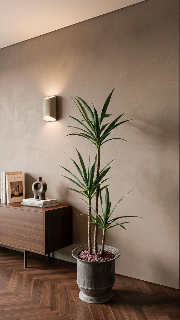 Yuca Triple Artificial De 1.70 Mts De Alto en Base Metálica (Única Pieza)
